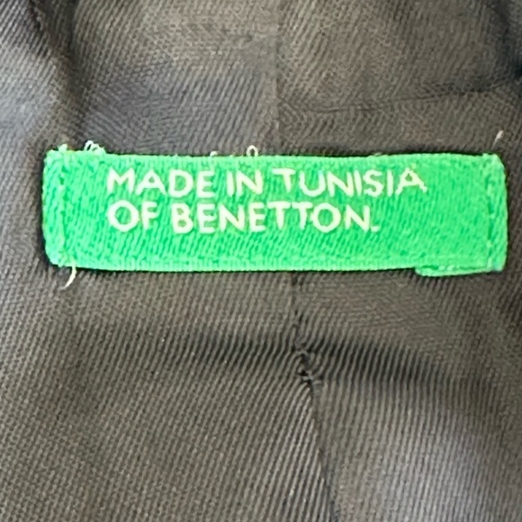 UNITED COLORS of BENETTON Classic 3 Button Wool Blazer Black Size 38 = US Size 2 - Picture 3 of 5